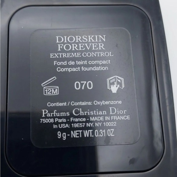 DIOR DiorSkin Forever Extreme Control Compact
Foundation Makeup 070 - Picture 3 of 3
